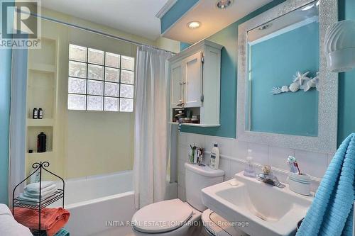 305 Belfield Street, London, ON - Indoor Photo Showing Bathroom