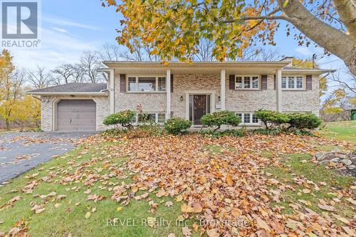 33 Ellis Street, West Lincoln (057 - Smithville), ON - Outdoor With Facade