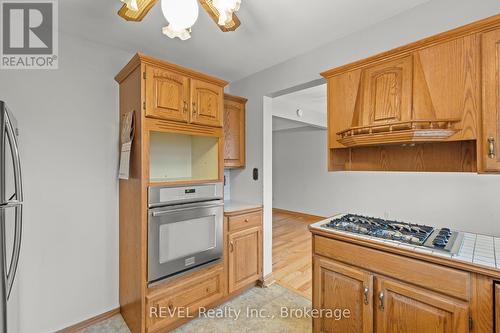 33 Ellis Street, West Lincoln (057 - Smithville), ON - Indoor Photo Showing Kitchen