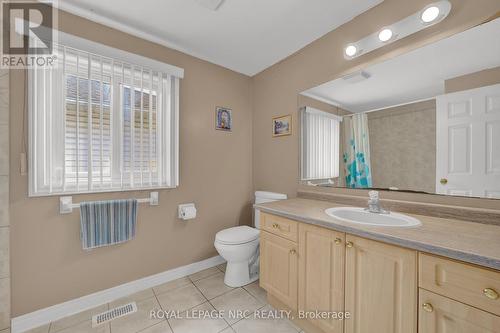 27 Hollyridge Crescent, Kitchener, ON - Indoor Photo Showing Bathroom