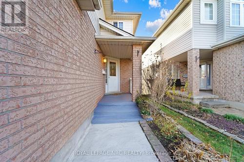 27 Hollyridge Crescent, Kitchener, ON - Outdoor