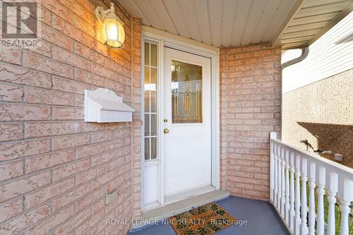 27 Hollyridge Crescent, Kitchener, ON - Outdoor With Exterior