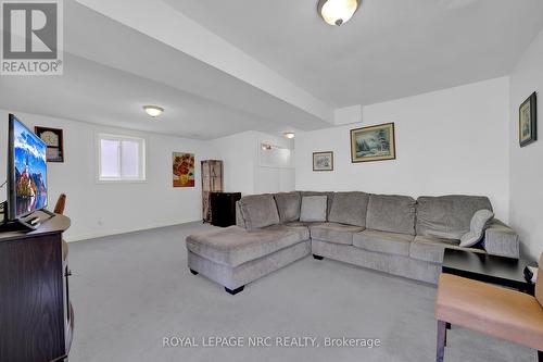 27 Hollyridge Crescent, Kitchener, ON - Indoor Photo Showing Living Room