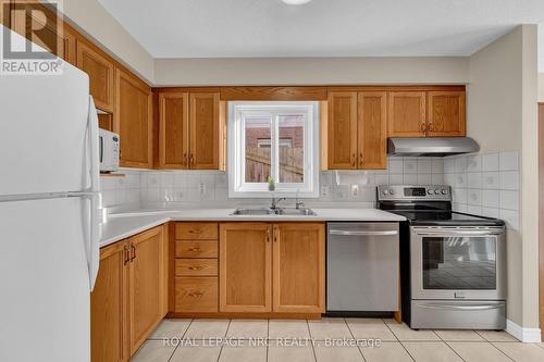 27 Hollyridge Crescent, Kitchener, ON - Indoor Photo Showing Kitchen With Double Sink