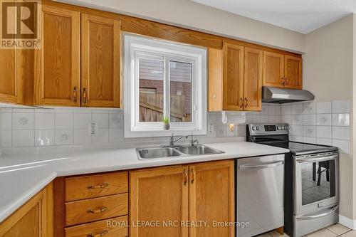 27 Hollyridge Crescent, Kitchener, ON - Indoor Photo Showing Kitchen With Double Sink