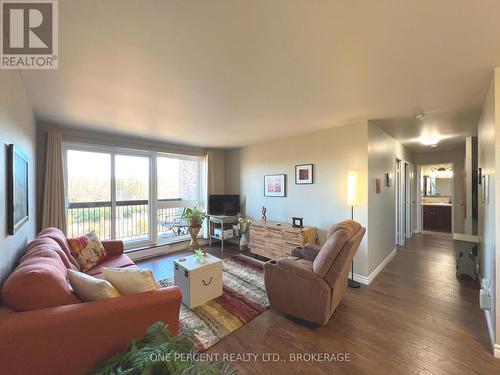 515 - 358 Queen Mary Road, Kingston (West Of Sir John A. Blvd), ON - Indoor Photo Showing Living Room