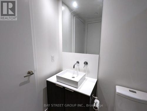 712 - 159 Dundas Street N, Toronto, ON - Indoor Photo Showing Bathroom