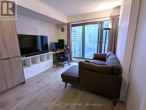 712 - 159 Dundas Street N, Toronto, ON - Indoor Photo Showing Living Room