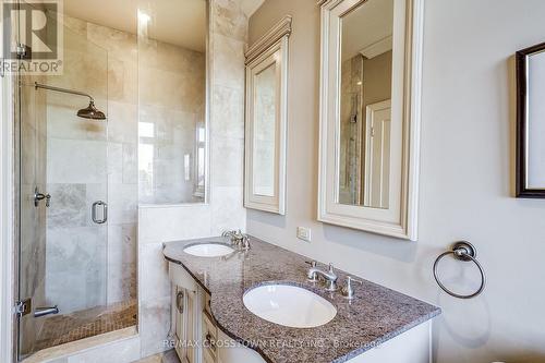 8293 Kipling Avenue, Vaughan, ON - Indoor Photo Showing Bathroom