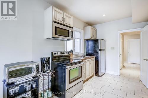 8293 Kipling Avenue, Vaughan, ON - Indoor Photo Showing Kitchen