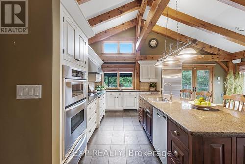 18340 Bathurst Street, King, ON - Indoor Photo Showing Kitchen