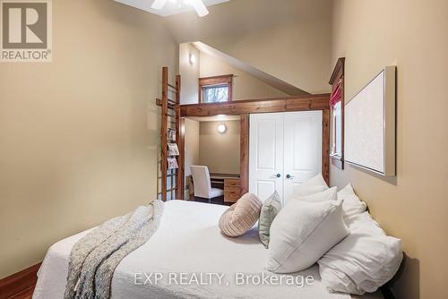 18340 Bathurst Street, King, ON - Indoor Photo Showing Bedroom