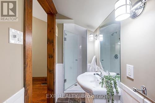 18340 Bathurst Street, King, ON - Indoor Photo Showing Bathroom