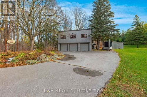 18340 Bathurst Street, King, ON - Outdoor