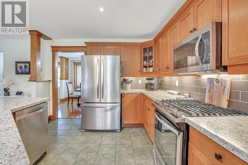 5 Northwood Court, Oro-Medonte, ON - Indoor Photo Showing Kitchen With Stainless Steel Kitchen