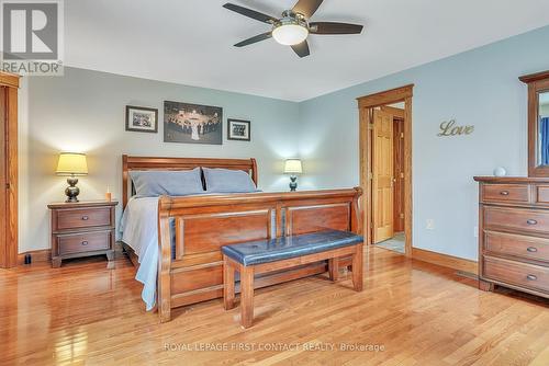 5 Northwood Court, Oro-Medonte, ON - Indoor Photo Showing Bedroom