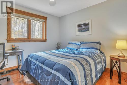 5 Northwood Court, Oro-Medonte, ON - Indoor Photo Showing Bedroom