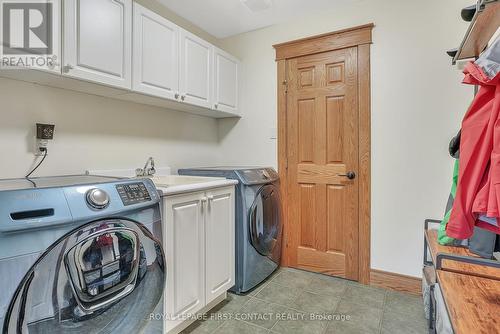 5 Northwood Court, Oro-Medonte, ON - Indoor Photo Showing Laundry Room