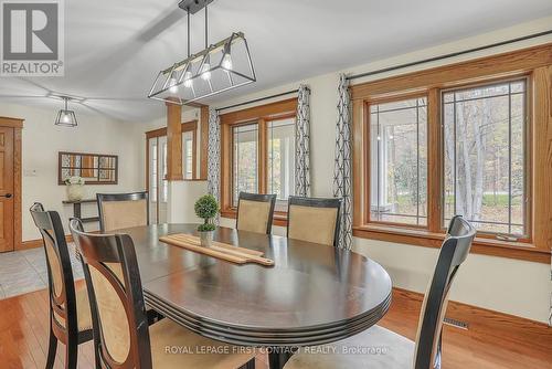 5 Northwood Court, Oro-Medonte, ON - Indoor Photo Showing Dining Room