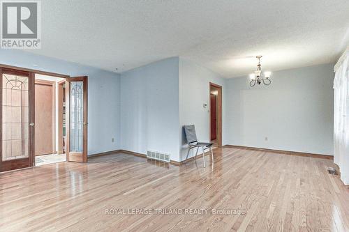 7 Ripley Lane, St. Thomas, ON - Indoor Photo Showing Other Room