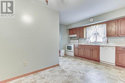 7 Ripley Lane, St. Thomas, ON - Indoor Photo Showing Kitchen