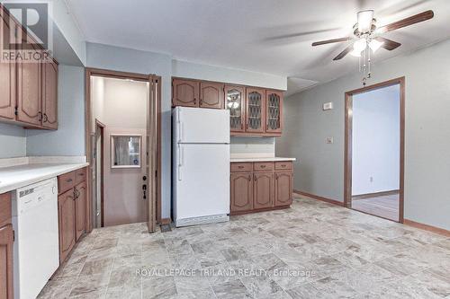 7 Ripley Lane, St. Thomas, ON - Indoor Photo Showing Kitchen