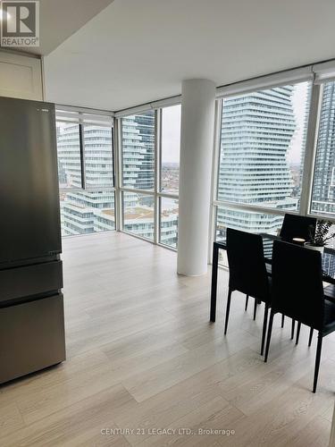 1903 - 350 Webb Drive, Mississauga, ON - Indoor Photo Showing Dining Room