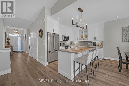 40 - 180 Port Robinson Road, Pelham (662 - Fonthill), ON - Indoor Photo Showing Kitchen With Upgraded Kitchen