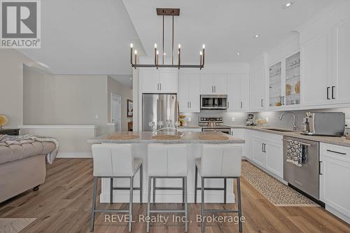 40 - 180 Port Robinson Road, Pelham (662 - Fonthill), ON - Indoor Photo Showing Kitchen With Upgraded Kitchen