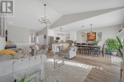 40 - 180 Port Robinson Road, Pelham (662 - Fonthill), ON - Indoor Photo Showing Living Room