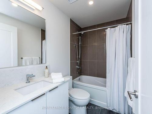 5306-28 Freeland St, Toronto, ON - Indoor Photo Showing Bathroom