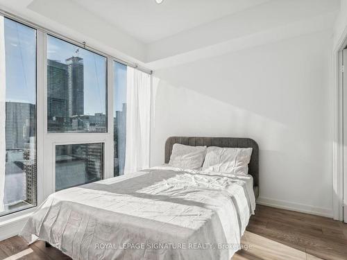 2315-55 Mercer St, Toronto, ON - Indoor Photo Showing Bedroom