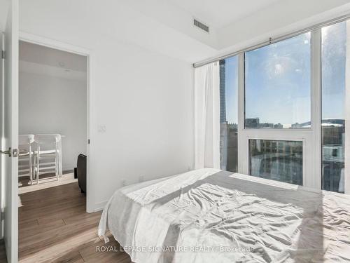 2315-55 Mercer St, Toronto, ON - Indoor Photo Showing Bedroom