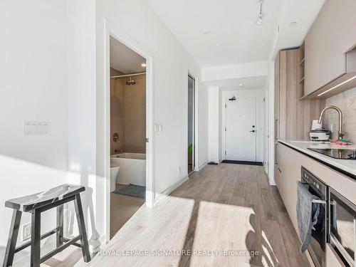 2315-55 Mercer St, Toronto, ON - Indoor Photo Showing Kitchen