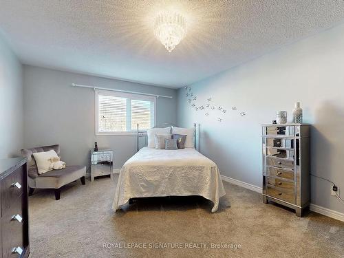 38 Angelica Ave, Richmond Hill, ON - Indoor Photo Showing Bedroom