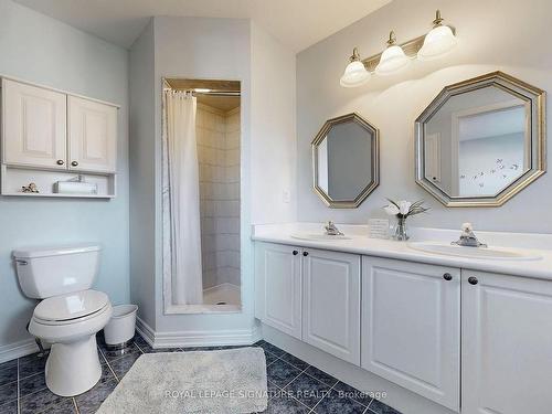 38 Angelica Ave, Richmond Hill, ON - Indoor Photo Showing Bathroom