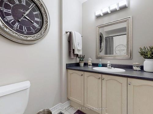 38 Angelica Ave, Richmond Hill, ON - Indoor Photo Showing Bathroom