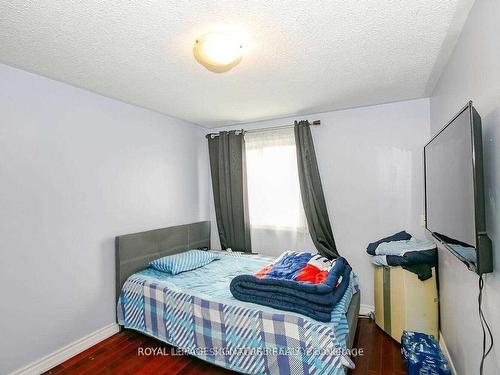 7615 Netherwood Rd, Mississauga, ON - Indoor Photo Showing Bedroom