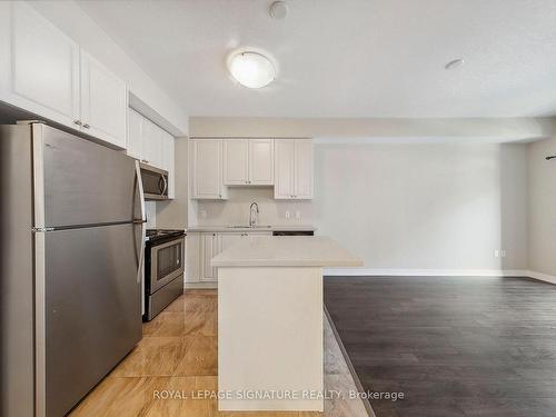 333-2486 Old Bronte Rd, Oakville, ON - Indoor Photo Showing Kitchen