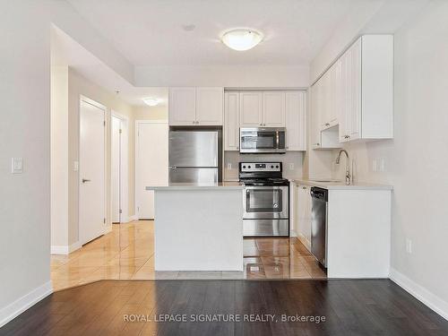 333-2486 Old Bronte Rd, Oakville, ON - Indoor Photo Showing Kitchen