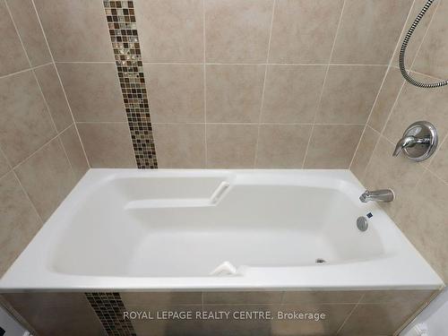 32 Coniston Ave, Brampton, ON - Indoor Photo Showing Bathroom