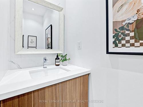 404 Horner Ave, Toronto, ON - Indoor Photo Showing Bathroom