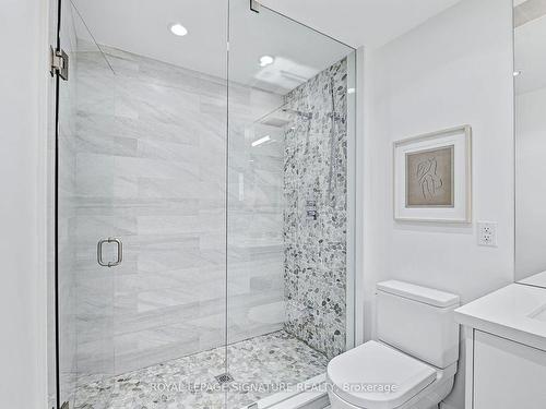 404 Horner Ave, Toronto, ON - Indoor Photo Showing Bathroom