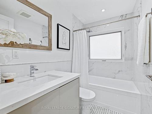 404 Horner Ave, Toronto, ON - Indoor Photo Showing Bathroom