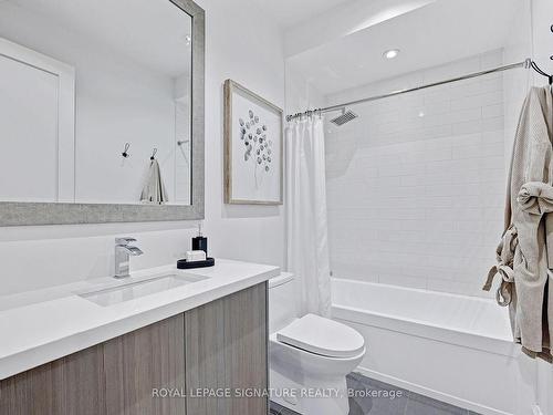 404 Horner Ave, Toronto, ON - Indoor Photo Showing Bathroom