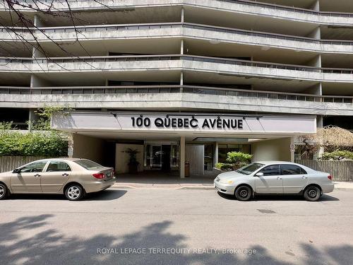 901-100 Quebec Ave, Toronto, ON - Outdoor