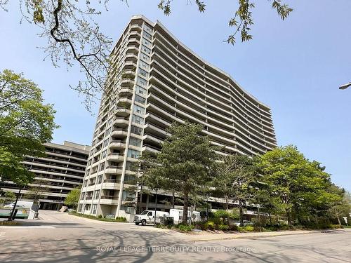 901-100 Quebec Ave, Toronto, ON - Outdoor With Facade