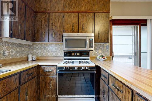 216 Wallace Avenue, Toronto, ON - Indoor Photo Showing Kitchen