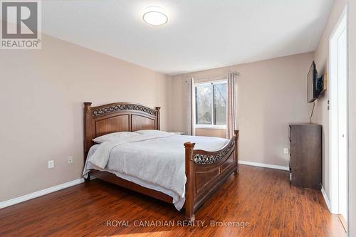 7174 Frontier Ridge S, Mississauga, ON - Indoor Photo Showing Bedroom