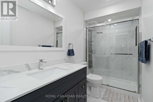 7174 Frontier Ridge S, Mississauga, ON - Indoor Photo Showing Bathroom